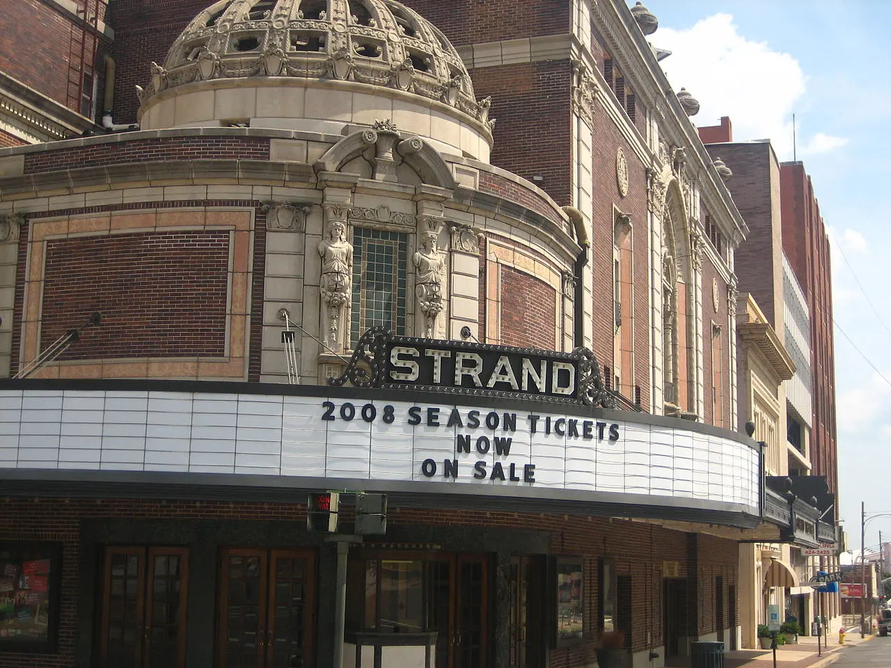 Strand_Theater_Louisiana_Street