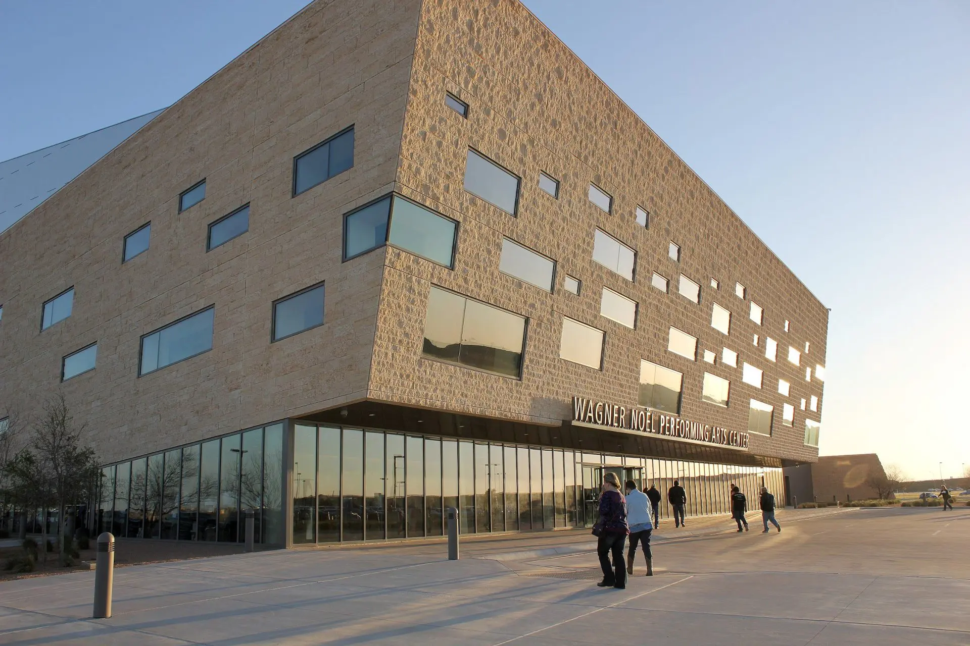 Wagner_Noël_Performing_Arts_Center,_Midland,_Texas
