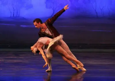 Mikhail Mikhailov and Ekaterina Bortiakova in Talmi Entertainment’s Swan Lake